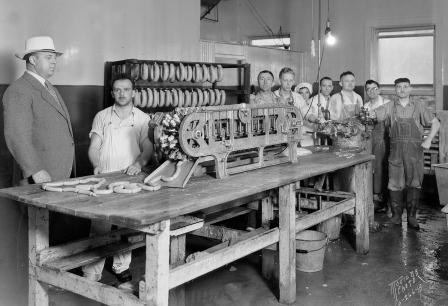 Madison Packing Company workers produce sausages, 1931. WHi Image ID 19049